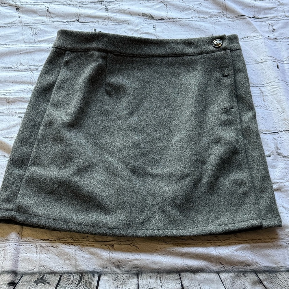 Grey skirt